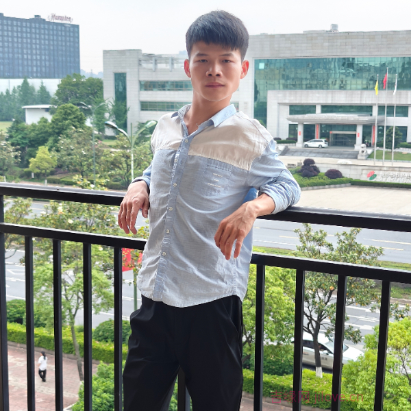 湖南28岁单身帅哥真诚找对象-通辽征婚相亲网